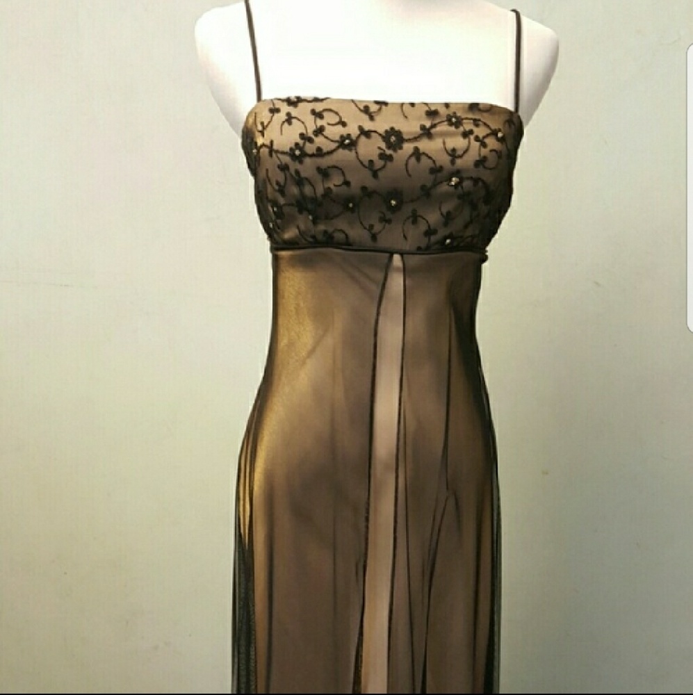 Elegant Black and Gold Maxi Dress